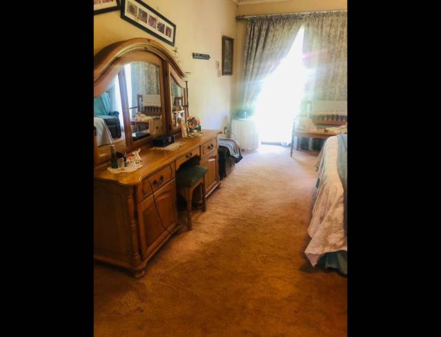 4 BEDROOM HOUSE FOR SALE IN BONAERO PARK EXT